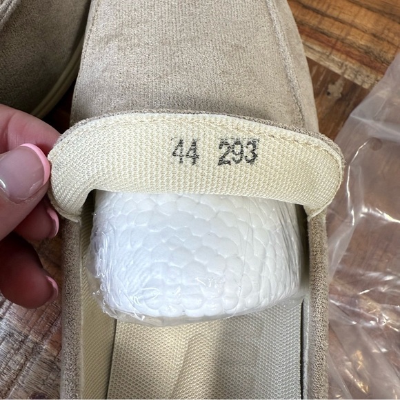 Old Money Men's Tan Suede Loafers, Size 44 - Picture 4 of 6